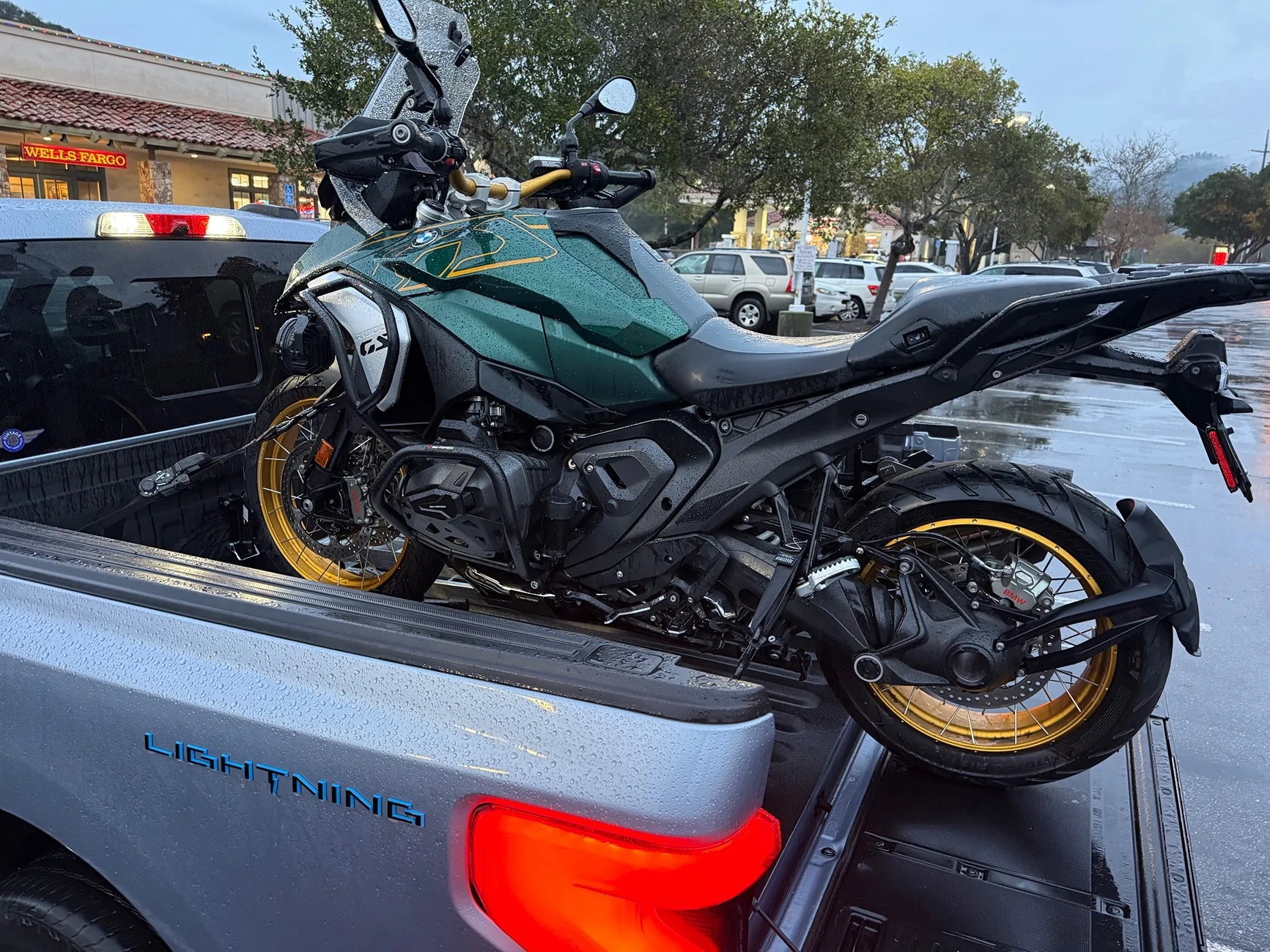 Ford F-150 Lightning Tow or Haul Motorcycle? Hauling R1300GS