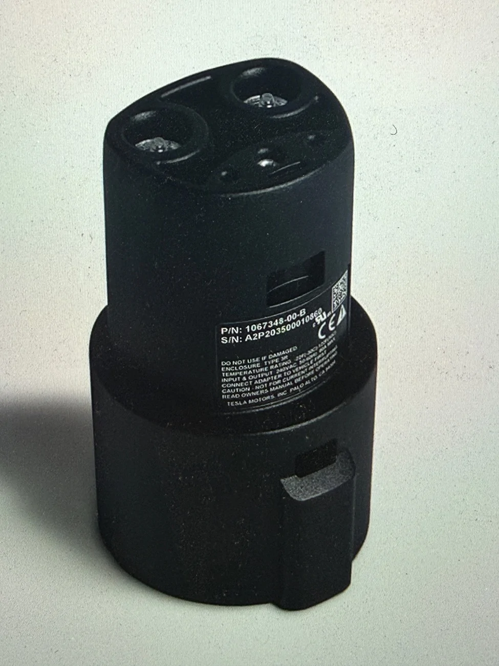 Ford F-150 Lightning Charging a Tesla with FCSP IMG_3831