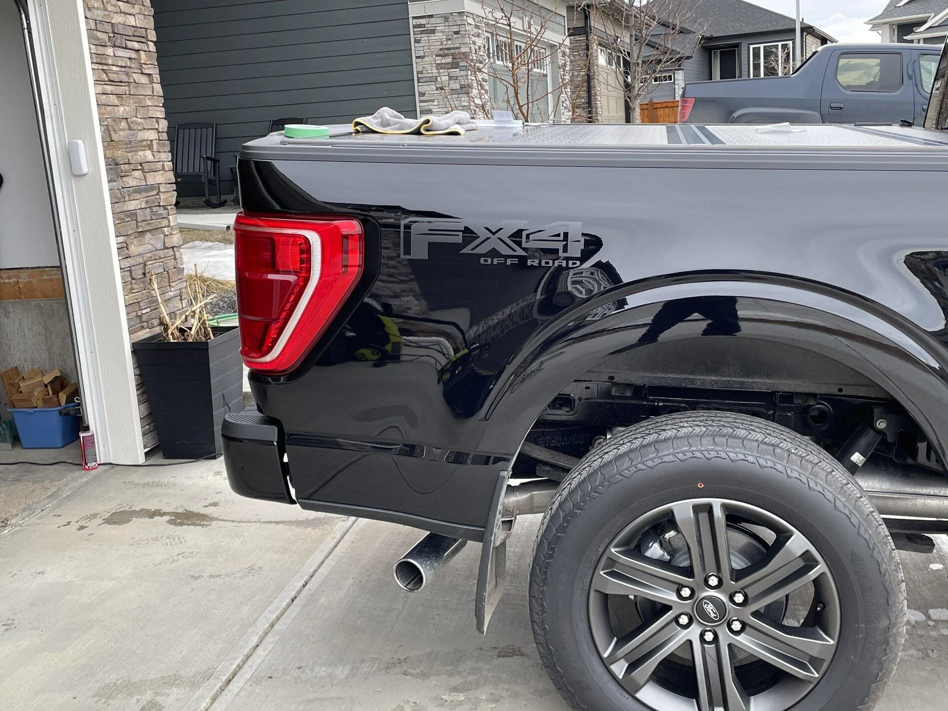 Ford F-150 Lightning Black Ford Emblems / Logos? 6E8ED7B2-F6B6-40C9-91D9-5C52E6788742