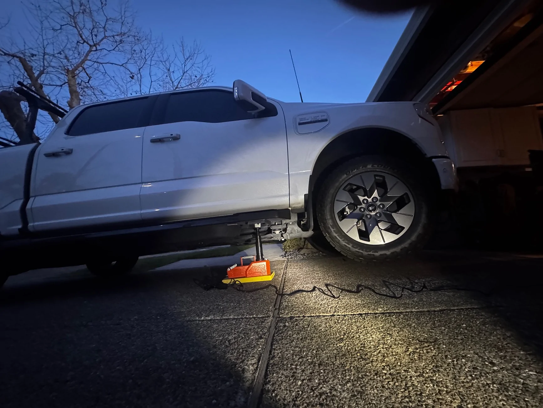 Ford F-150 Lightning 2025 Lightning + OEM Jack kit? IMG_0589
