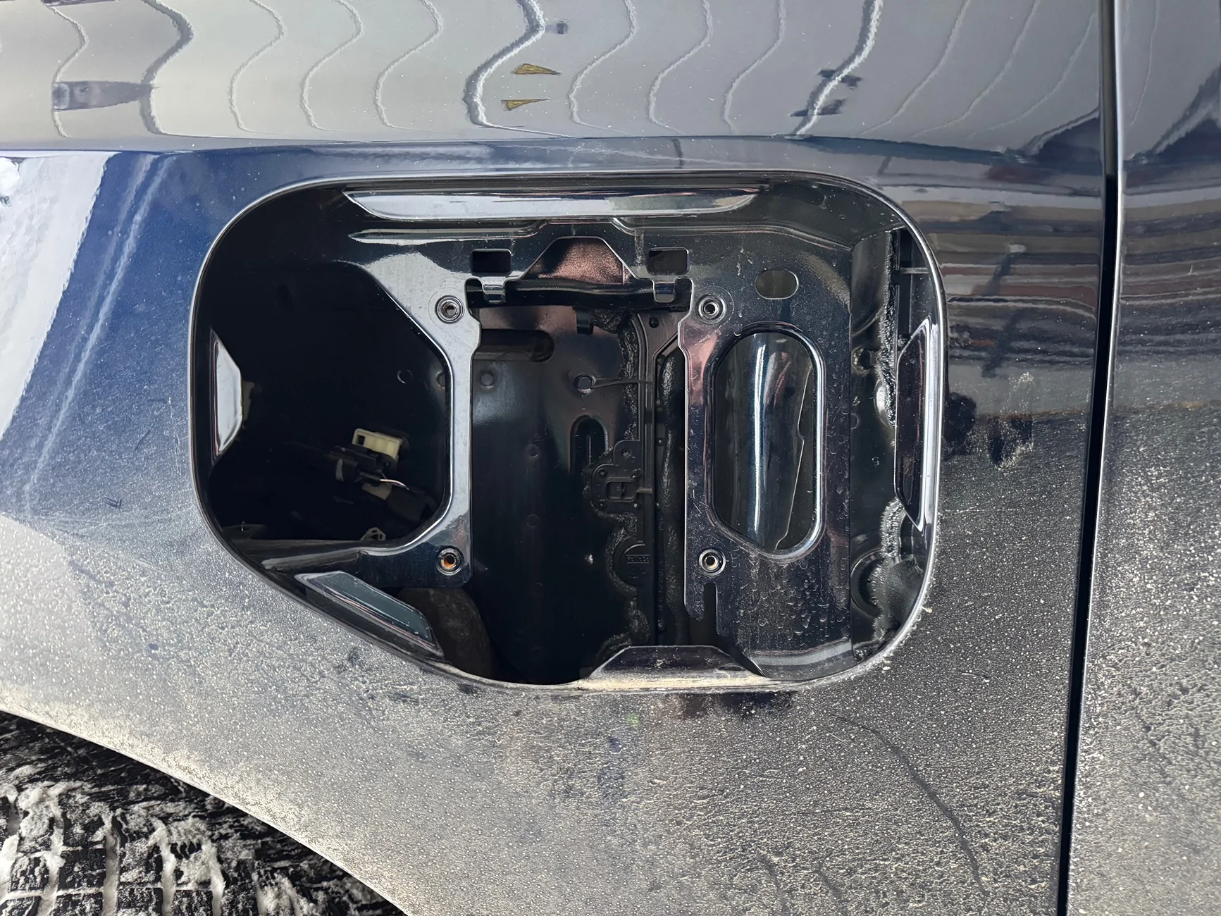 Ford F-150 Lightning anyone’s charge port door getting stuck?(UPDATE FIX) IMG_1303