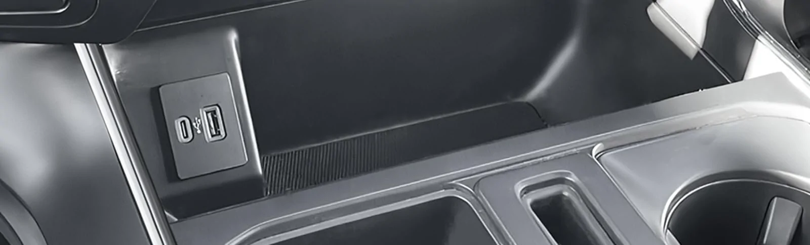 Ford F-150 Lightning Both Front USB Ports Will Not Charge IMG_0756