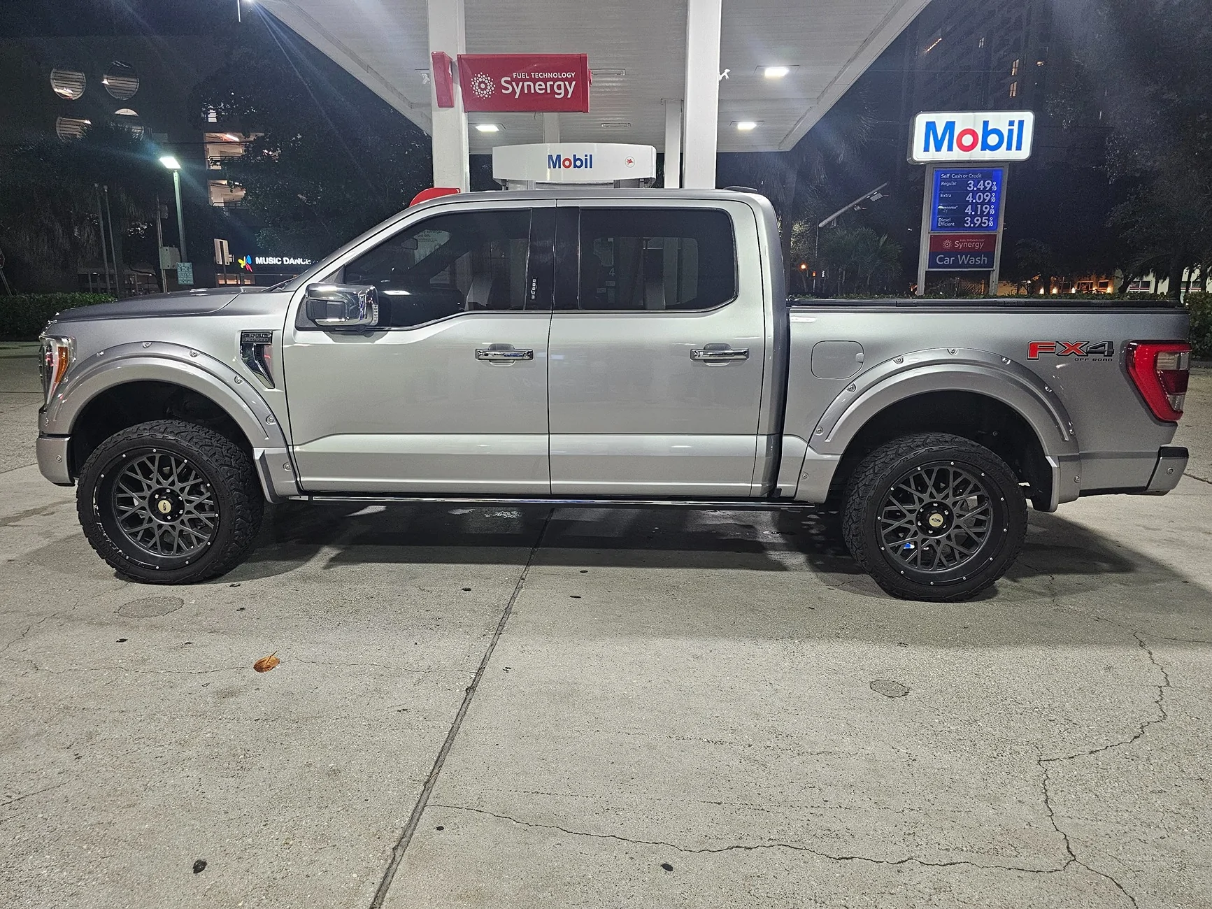 Ford F-150 Lightning Sport Fender Flares by Rough Country installed 20240118_203953