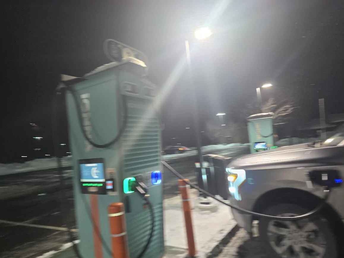 Ford F-150 Lightning Ionnna charging -> more please 1773053970419-6f