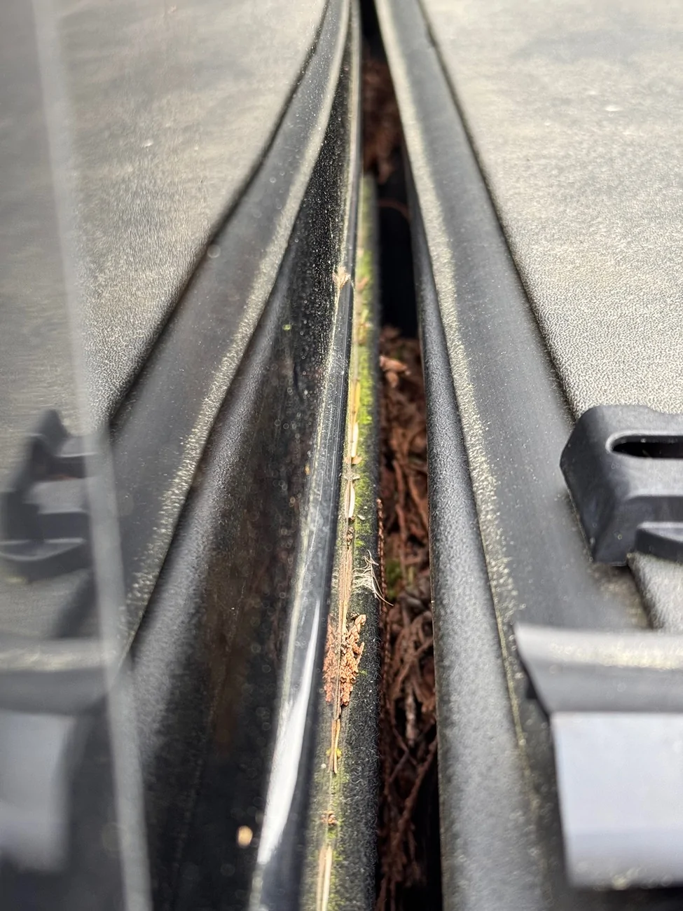 Ford F-150 Lightning How to clean between the cab and bed? IMG_6035