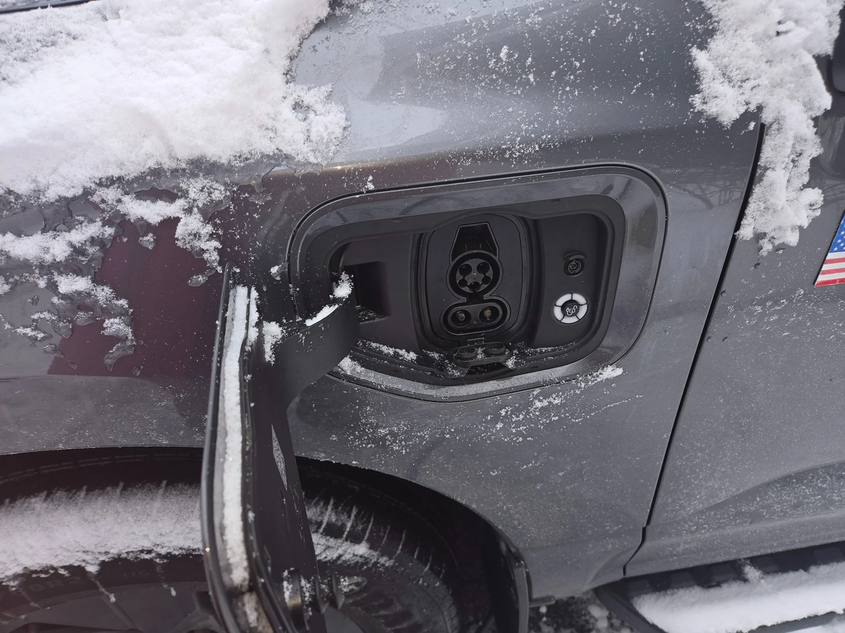 Ford F-150 Lightning Bad weather charging cover 20251227_141748