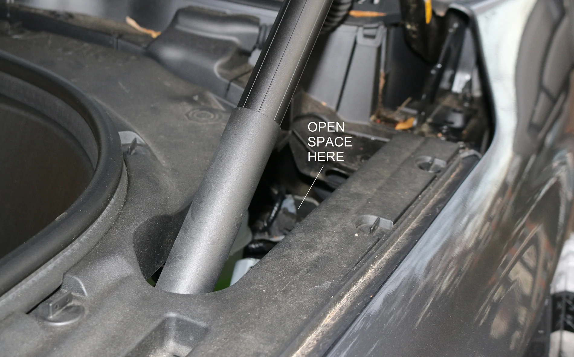 Ford F-150 Lightning 12v battery replacement with LFP. IMG_6022-open space under frunk strut