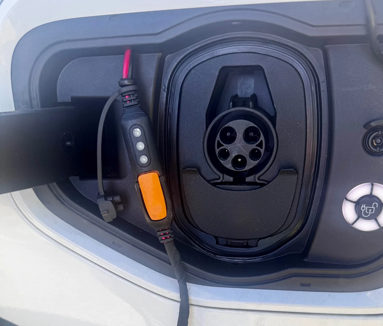 Ford F-150 Lightning LVB Charging: Is there a way to force it to keep the battery charged? IMG_1250
