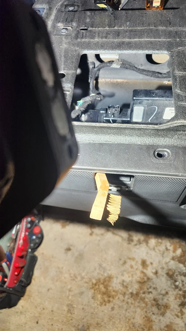 Ford F-150 Lightning Tailgate inop water intrusion mod 20260421_201225