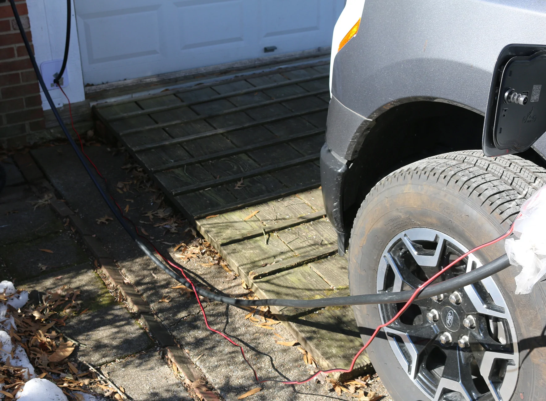 Ford F-150 Lightning Battery Maintainer / Trickle Charger IMG_6049-outside wires