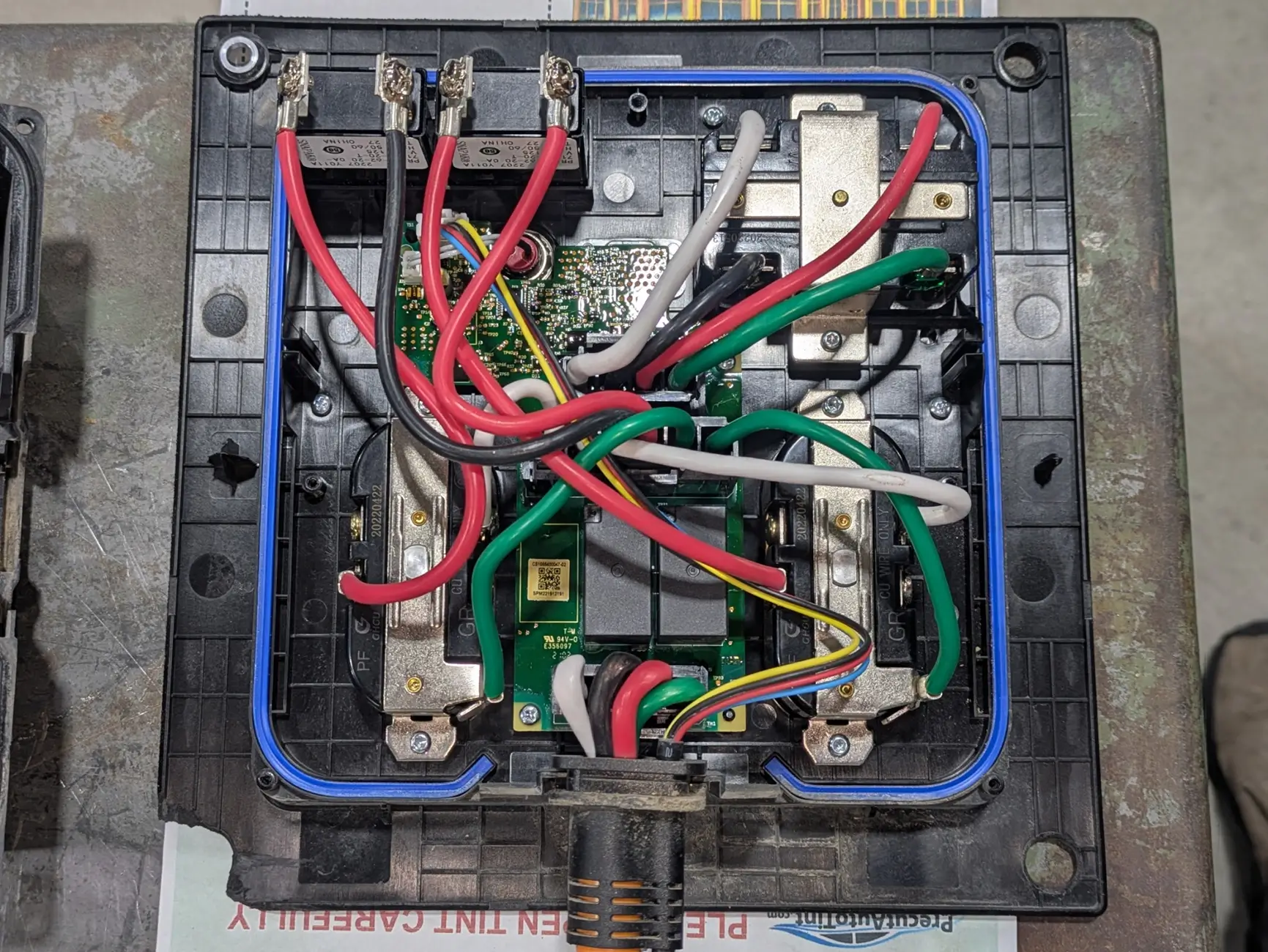 Ford F-150 Lightning Identify ProPower, APIM says 2.4 kw, but 240V available. 1778697397280-mu