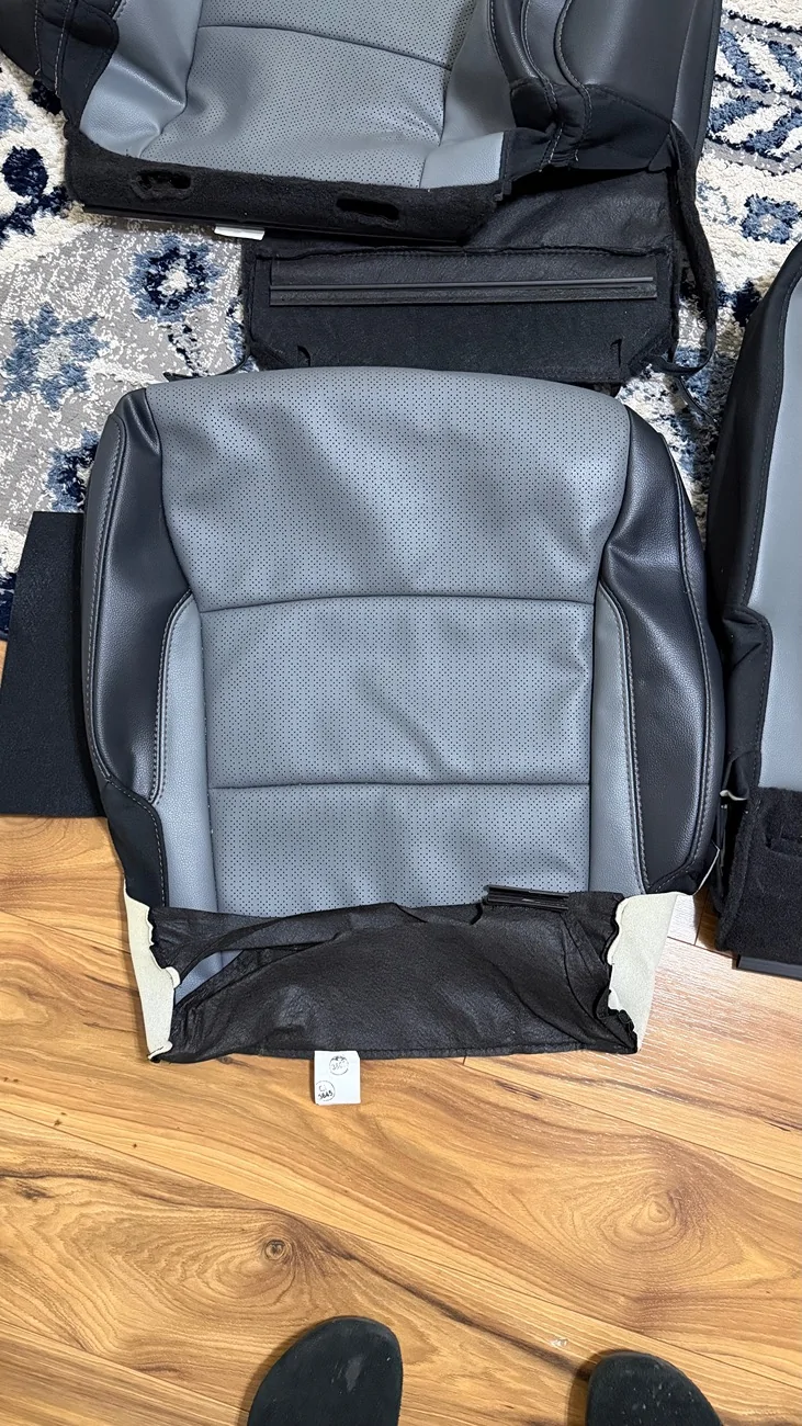 Ford F-150 Lightning WTS 2025 Lariat Seats Covers IMG_1717