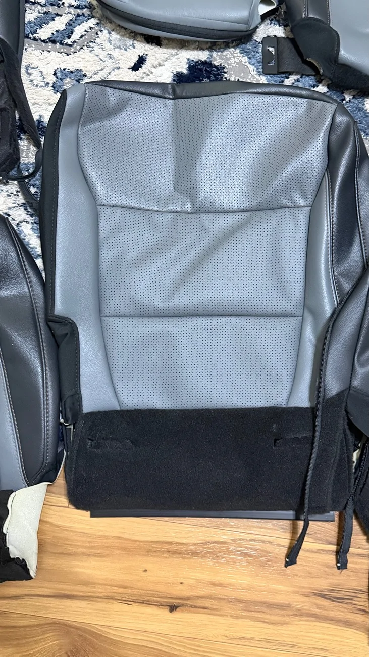 Ford F-150 Lightning WTS 2025 Lariat Seats Covers IMG_1716