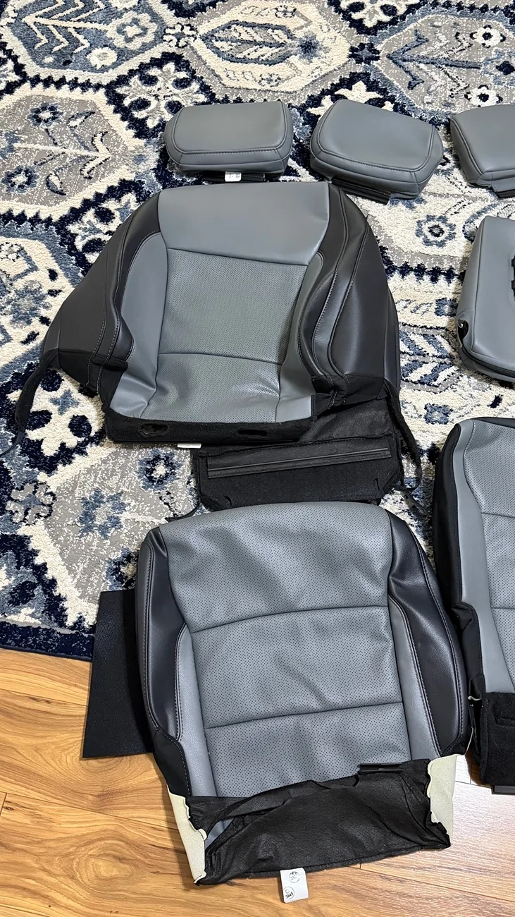 Ford F-150 Lightning WTS 2025 Lariat Seats Covers IMG_1710