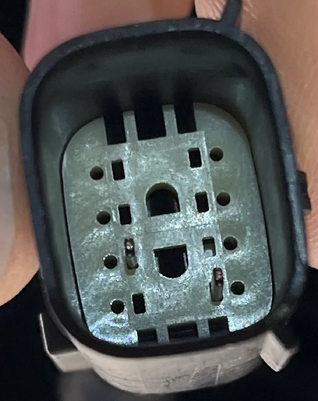 Ford F-150 Lightning Pro Power bed outlets not working 1781914958858-u