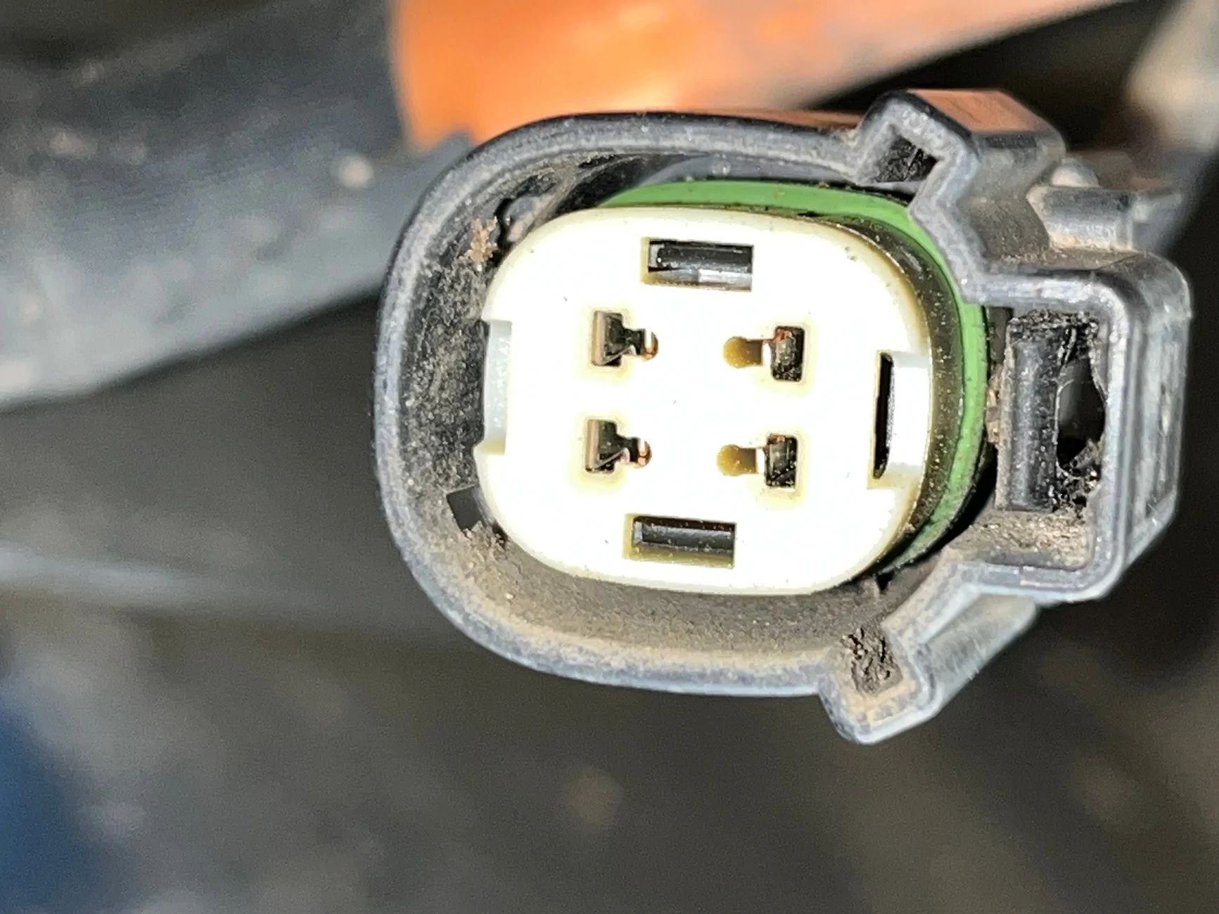 Ford F-150 Lightning Pro Power bed outlets not working PPOB 4-Pin Female - Dusty As Found - IMG_8492