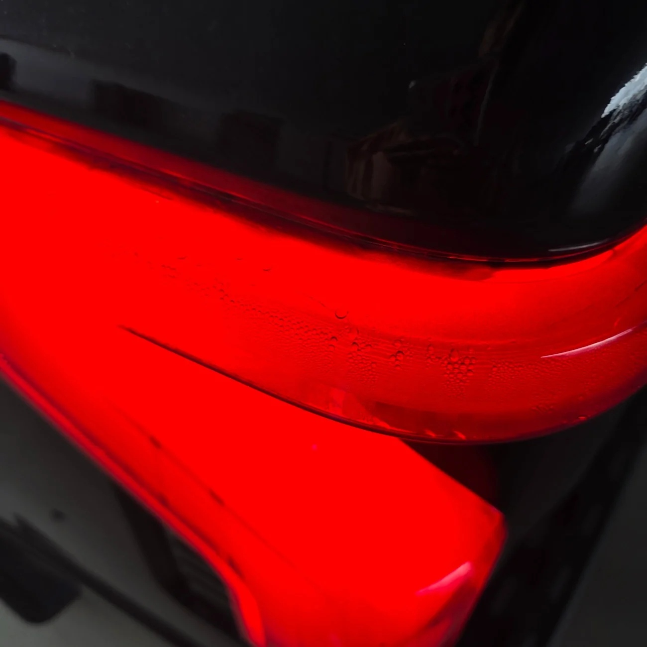 Ford F-150 Lightning 2025 Flash Taillight Water Accumulation 1000008144