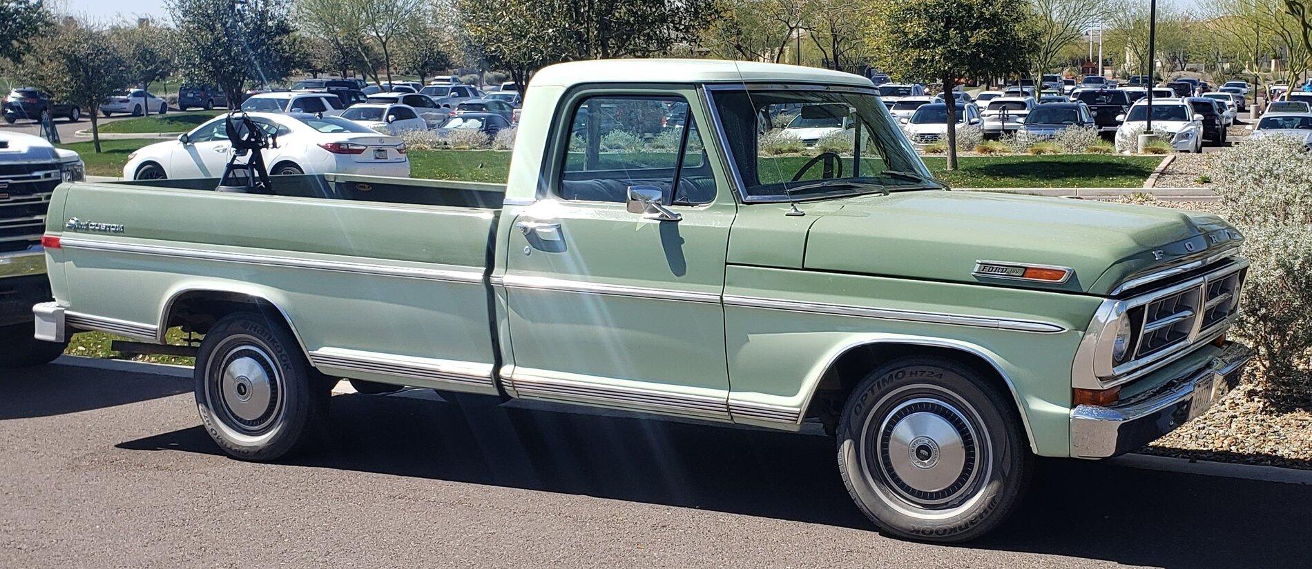 Ford F-150 Lightning Old School F-100 2021-03-19 13.38.23