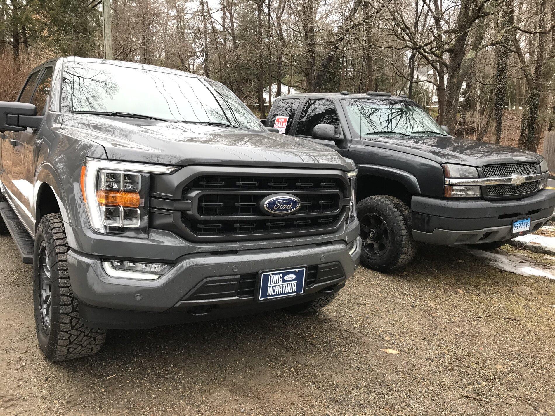 Ford F-150 Lightning 2021 F150 XLT Race Red 305/55/20 tires with 2" leveling kit 9D92C7D5-CD5D-4F59-9850-377E16F364A8