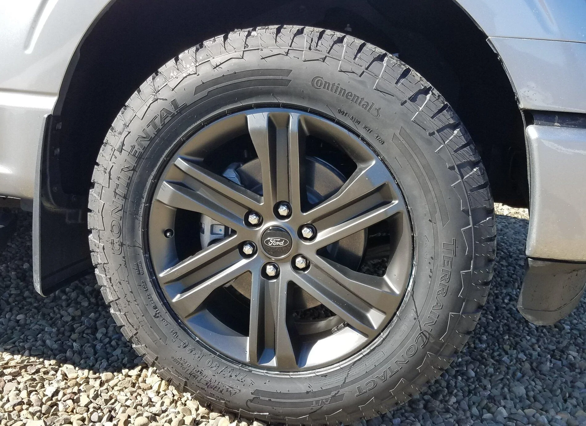Ford F-150 Lightning What Tires 1619058991423_20210421_223139