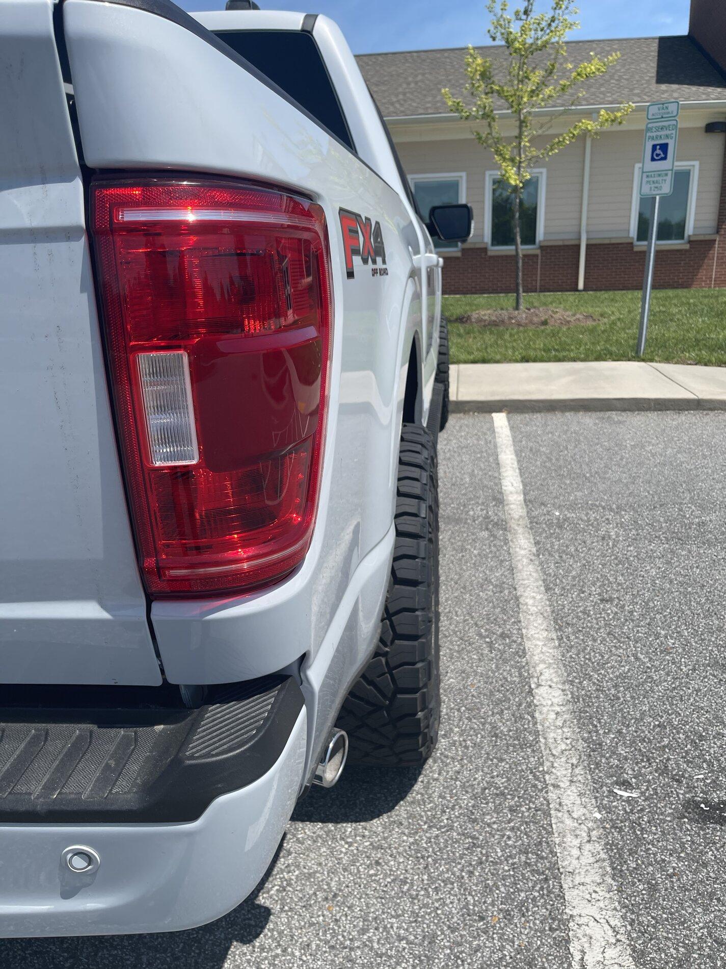 Ford F-150 Lightning Looking for pics of a 285/60r20 on +1 offset wheels.... A1057418-AE12-4FF2-808C-8149EF715970