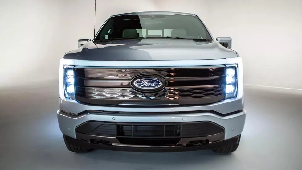 Ford F-150 Lightning ? Studio pics of the F-150 Lightning Electric Pickup ford-f150-lightning-2022-studio-73