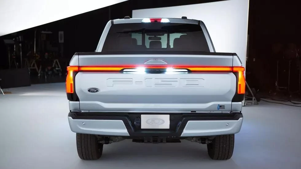 Ford F-150 Lightning ? Studio pics of the F-150 Lightning Electric Pickup ford-f150-lightning-2022-studio-62