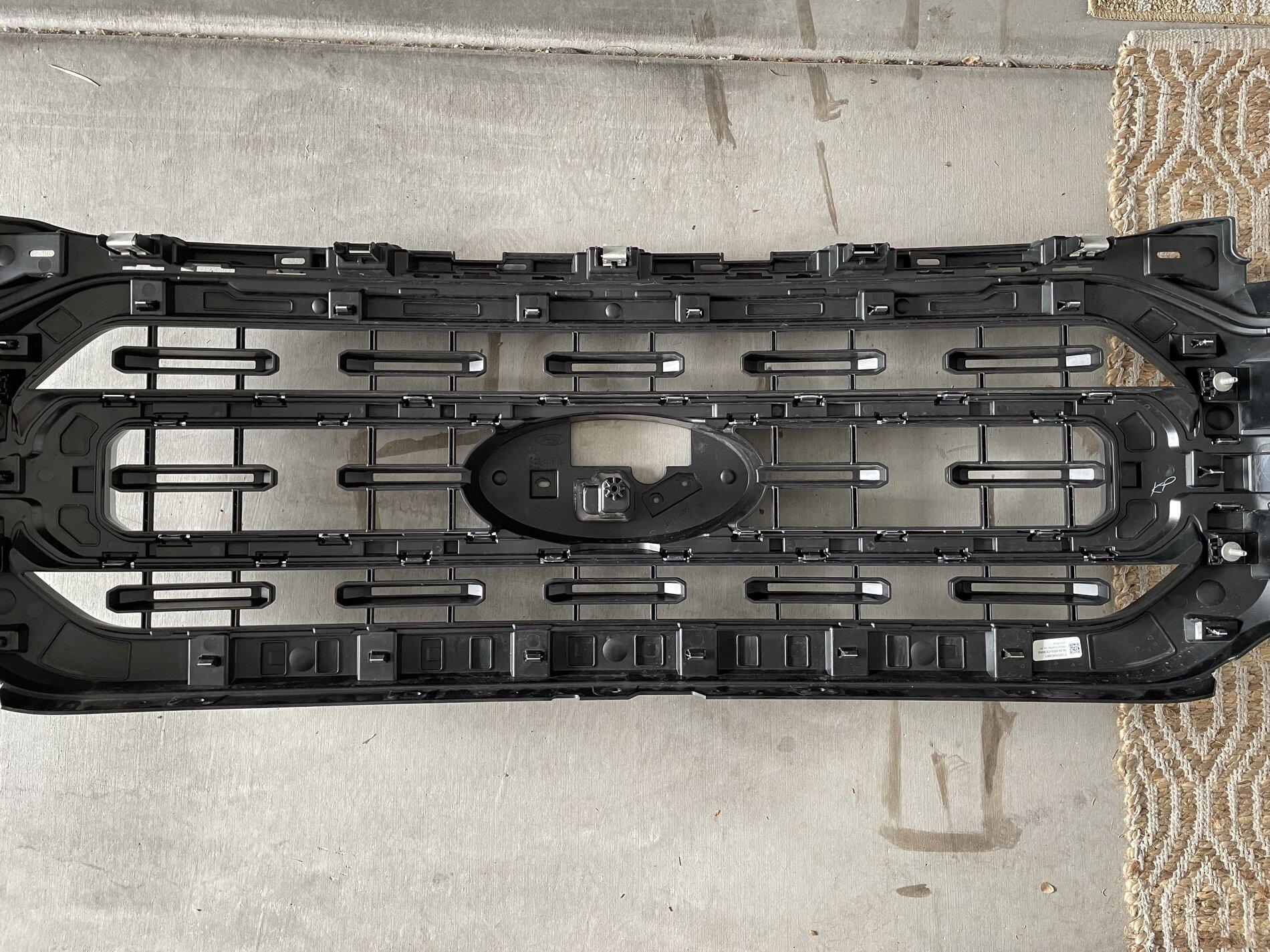 Ford F-150 Lightning FS XLT Chrome Grill 95D9B265-3AB7-4F86-B54C-AD0A370D4777