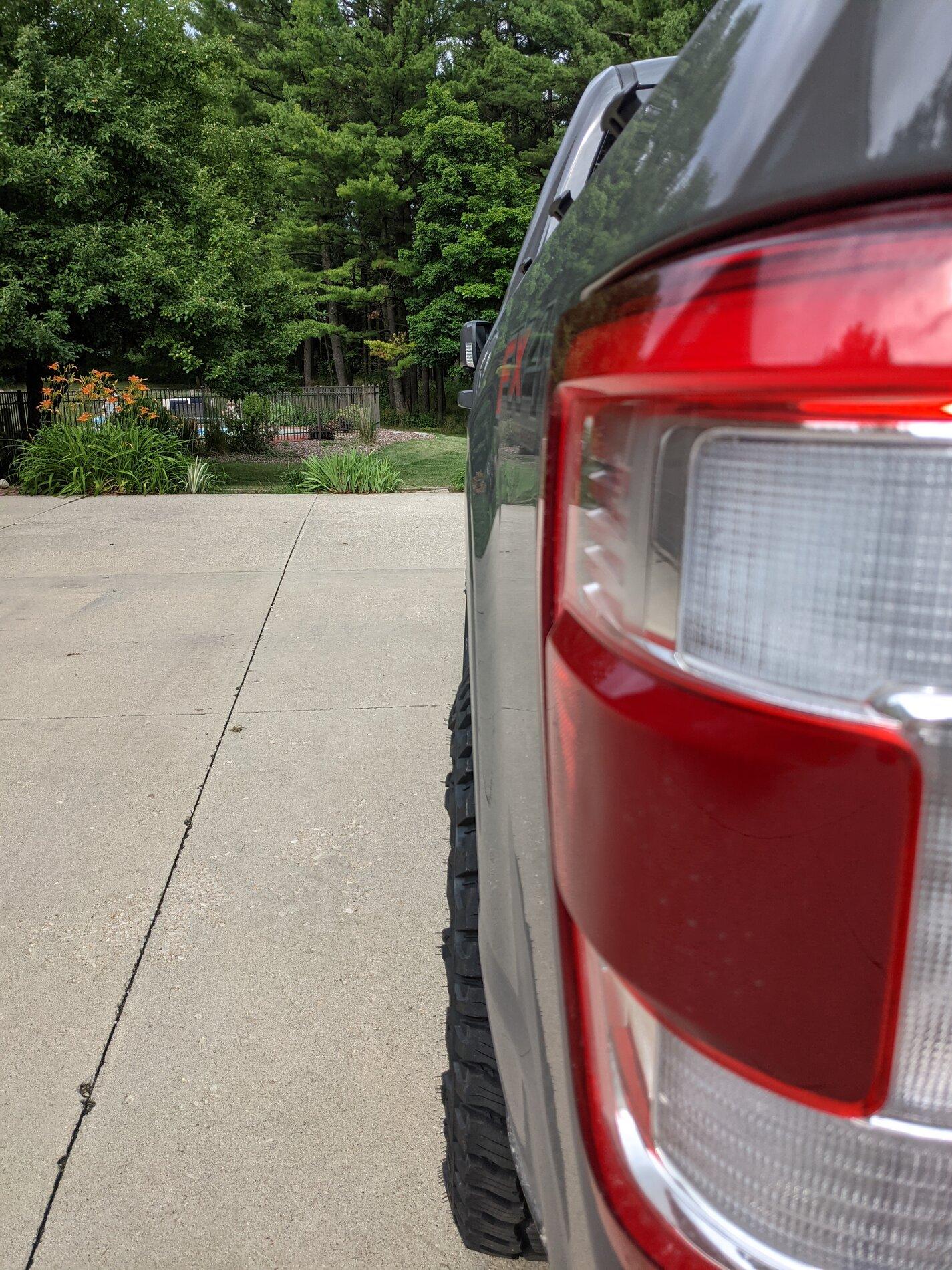 Ford F-150 Lightning Will it fit 20x9+1 w/ 33x12.50? PXL_20210625_213907390