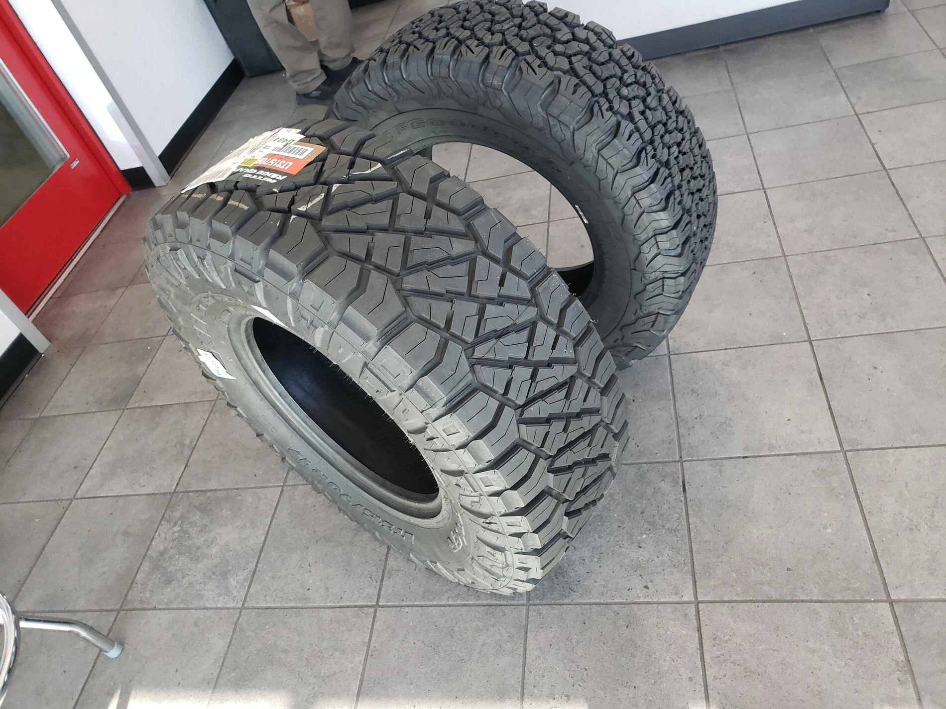 Ford F-150 Lightning Nitto Ridge Grapple vs Toto AT3 20210804_165548