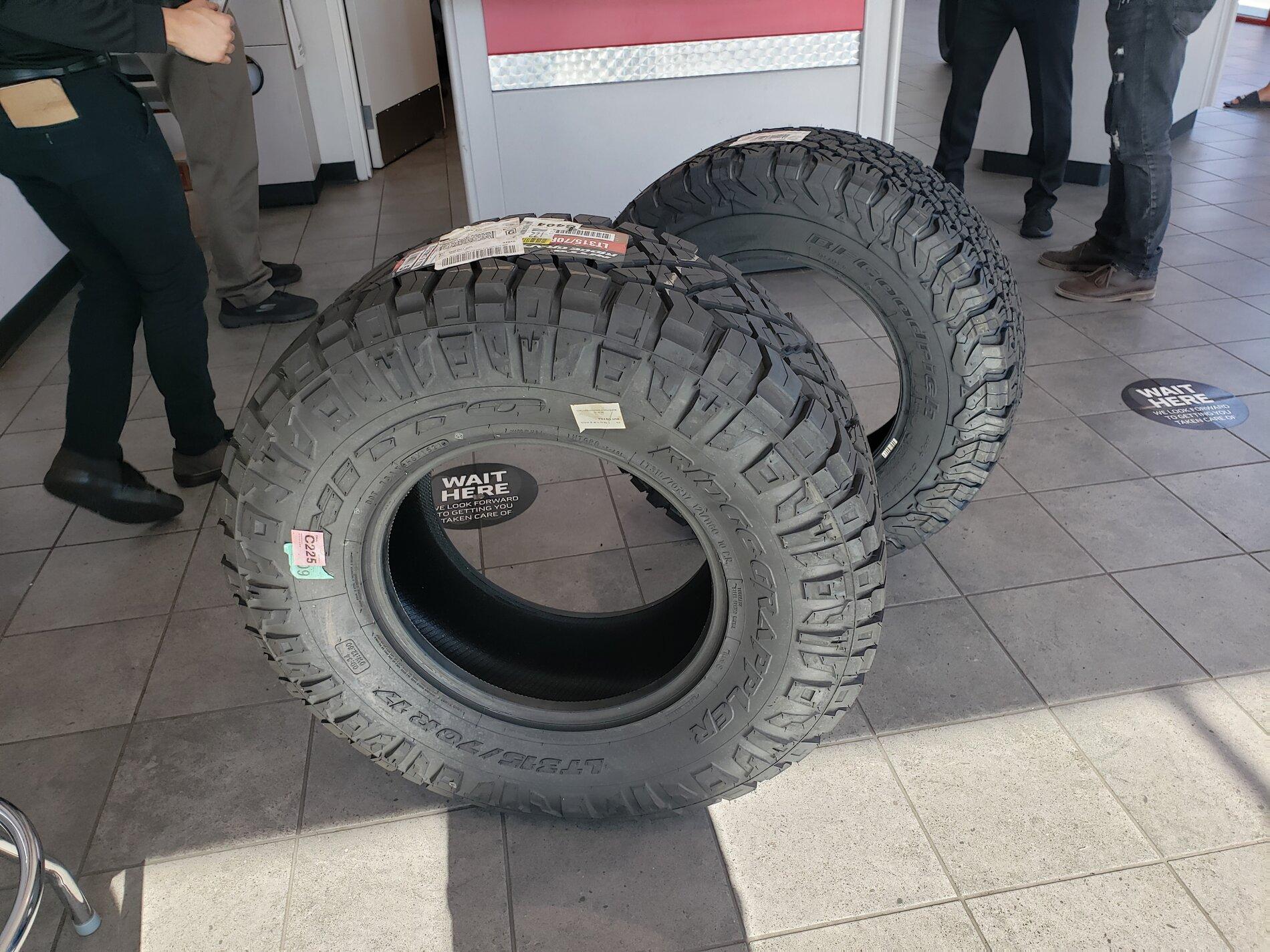 Ford F-150 Lightning Nitto Ridge Grapple vs Toto AT3 20210804_170001