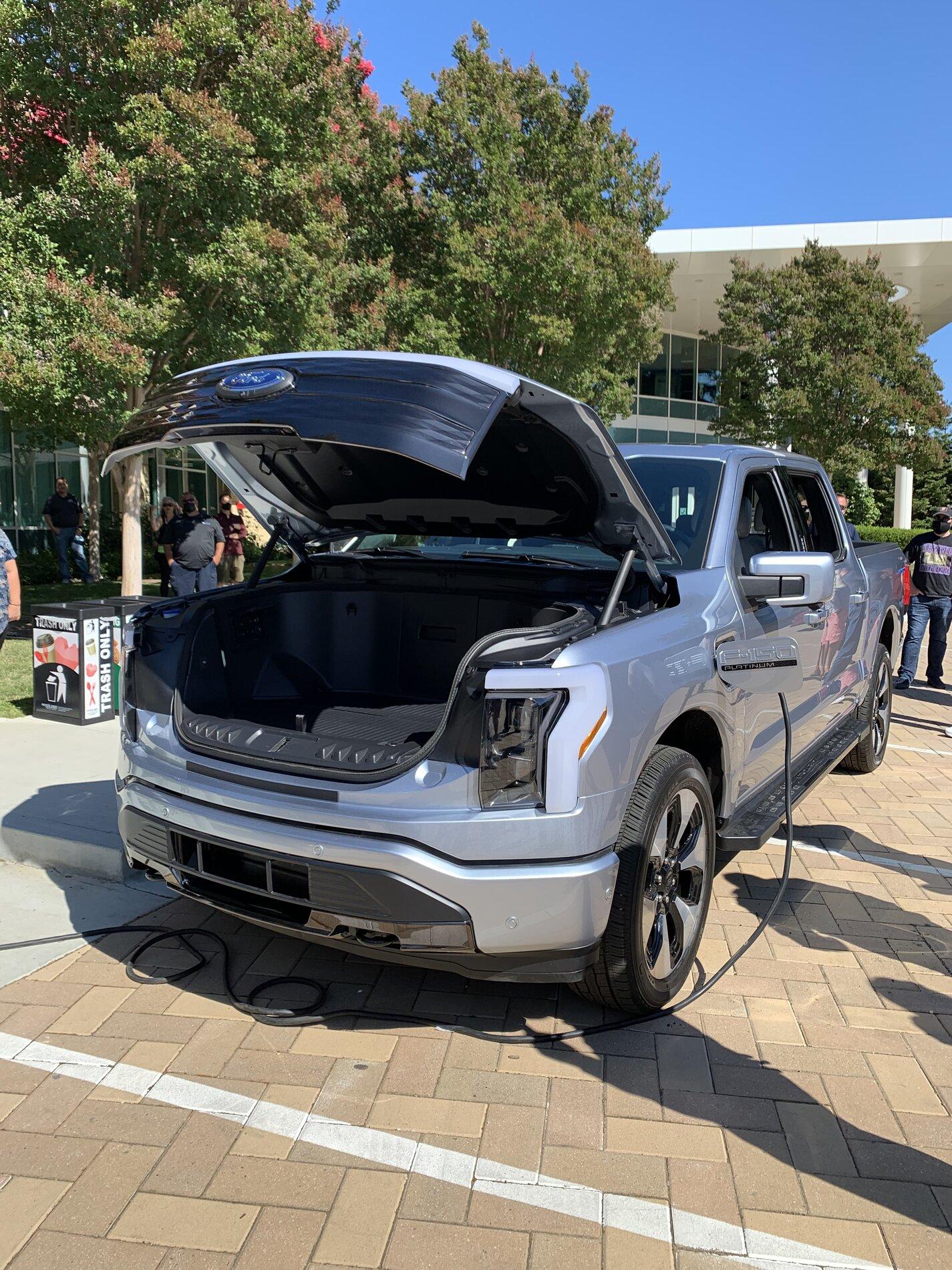 Ford F-150 Lightning Answers & Info From F-150 Lightning Event. 300 mile range with 1000 lbs payload confirmed 35277d59-0fcc-45f9-8c6a-926eea423327-jpe