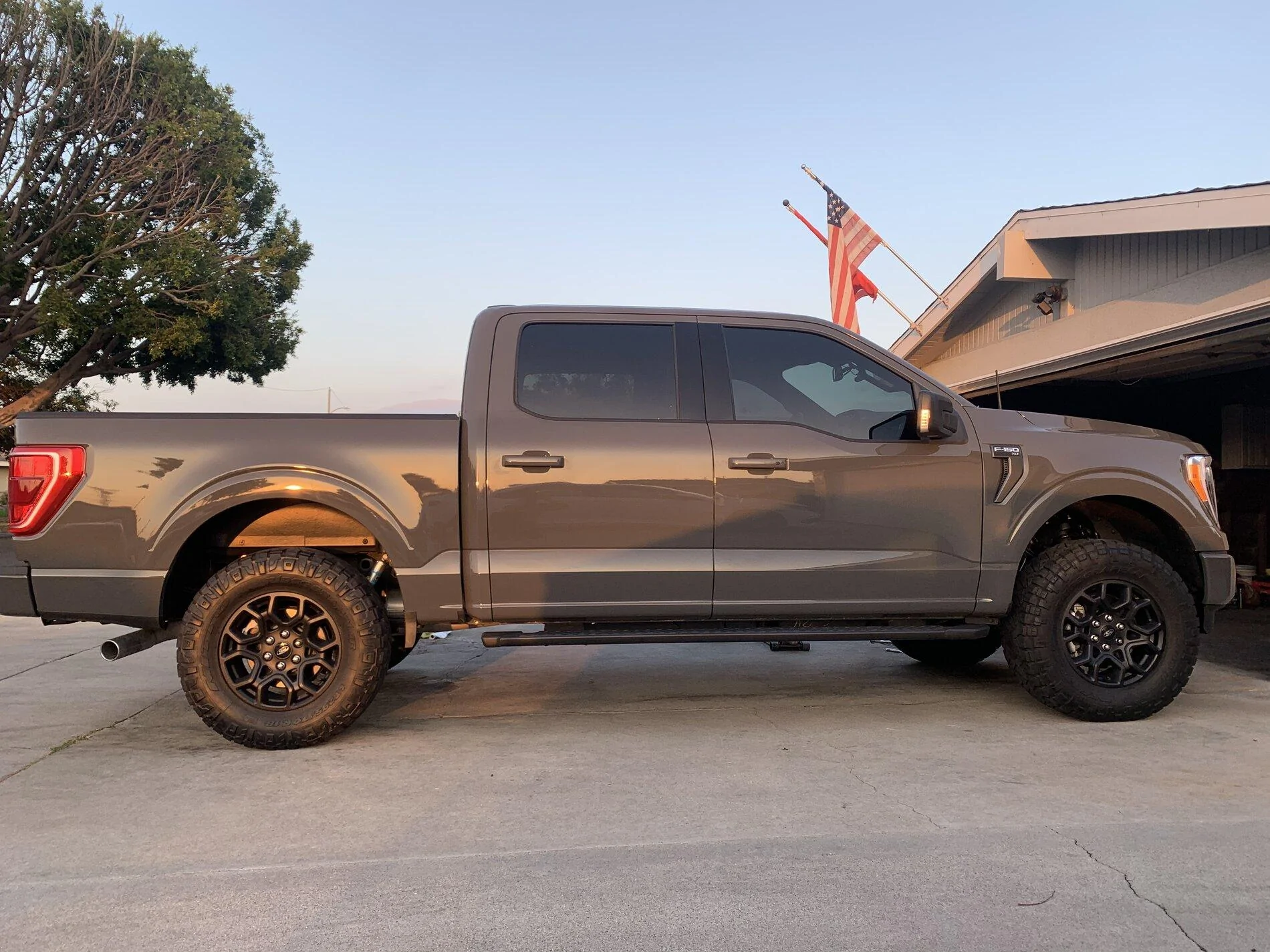 Ford F-150 Lightning Factory Wheels with Aftermarket Tire Thread 3480CADC-20A2-4FB6-A85D-80106739A196