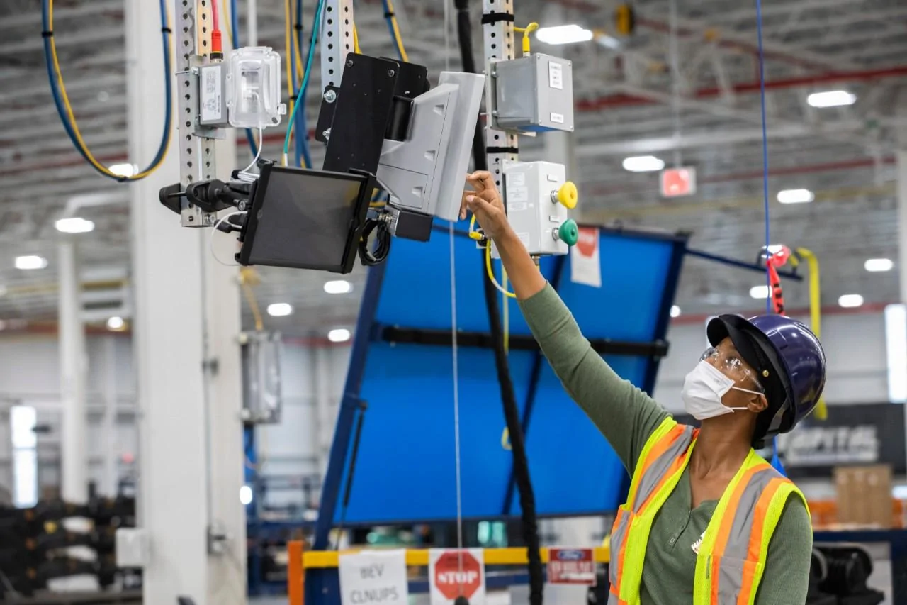 Ford F-150 Lightning F-150 Lightning Pre-Production Officially Begins at Ford's Rouge EV Center After 150k Reservations! Ford Rouge Electric Vehicle Center_14