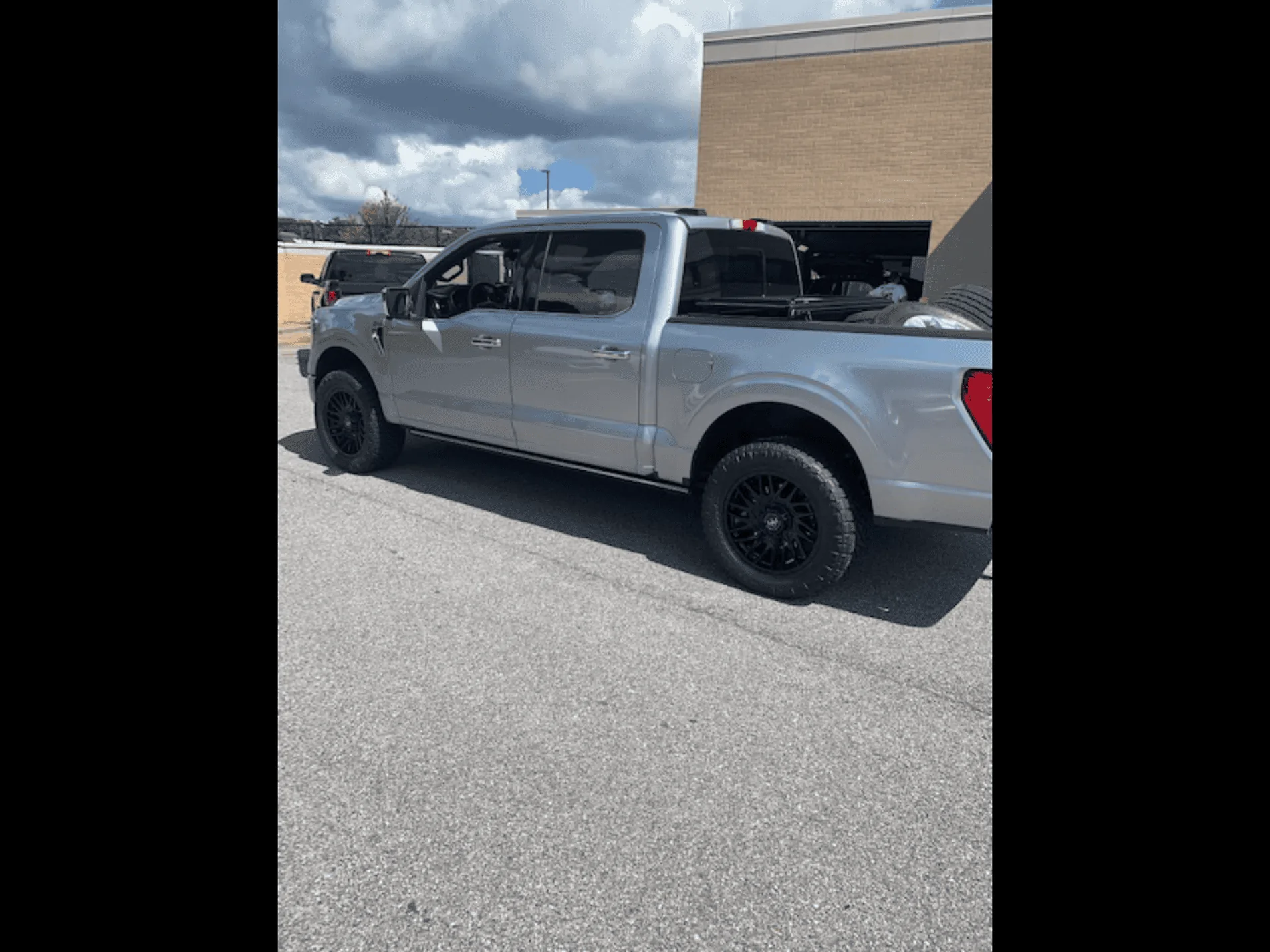 Ford F-150 Lightning 21 platinum Motiv off-road wheels 305/55/20 ridge grapplers 8149A753-FBFA-45DB-AC2B-FEA39FAC35B8