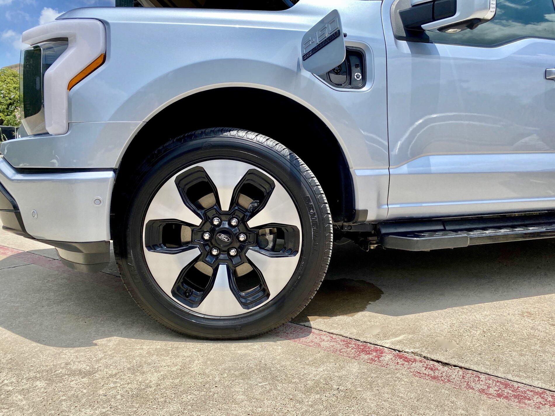 Ford F-150 Lightning ICED BLUE SILVER F-150 Lightning Photos & Club DE31074B-75C7-44D5-873C-E5639FB34EFA