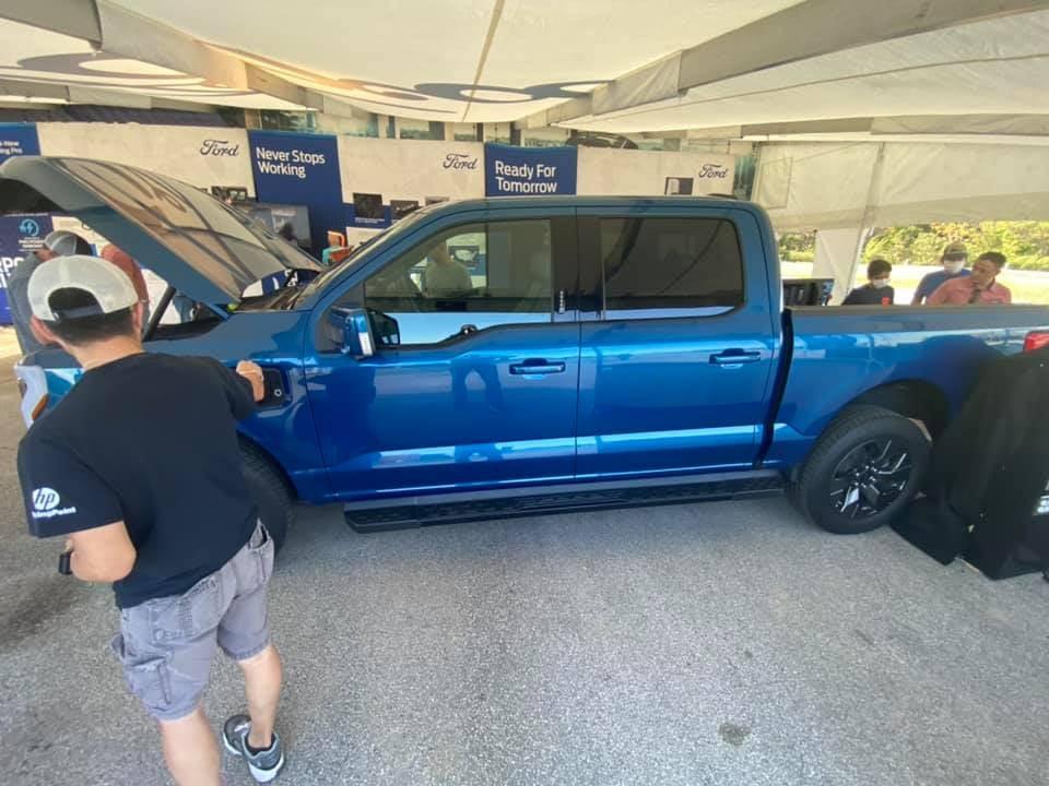 Ford F-150 Lightning Some Lightning pics from Austin event - Iced Blue Silver + Atlas Blue Blue + 450 miles range 247639380_3790998714512059_8720935131240581538_n