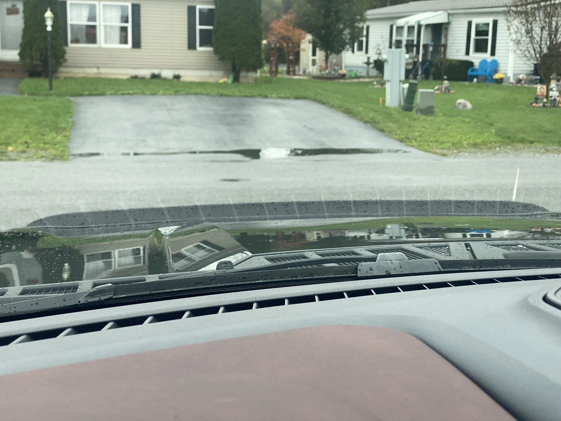 Ford F-150 Lightning Hood "Bug" deflector 5FAA0E2E-D1CA-463D-B031-CA9D5A0EE412