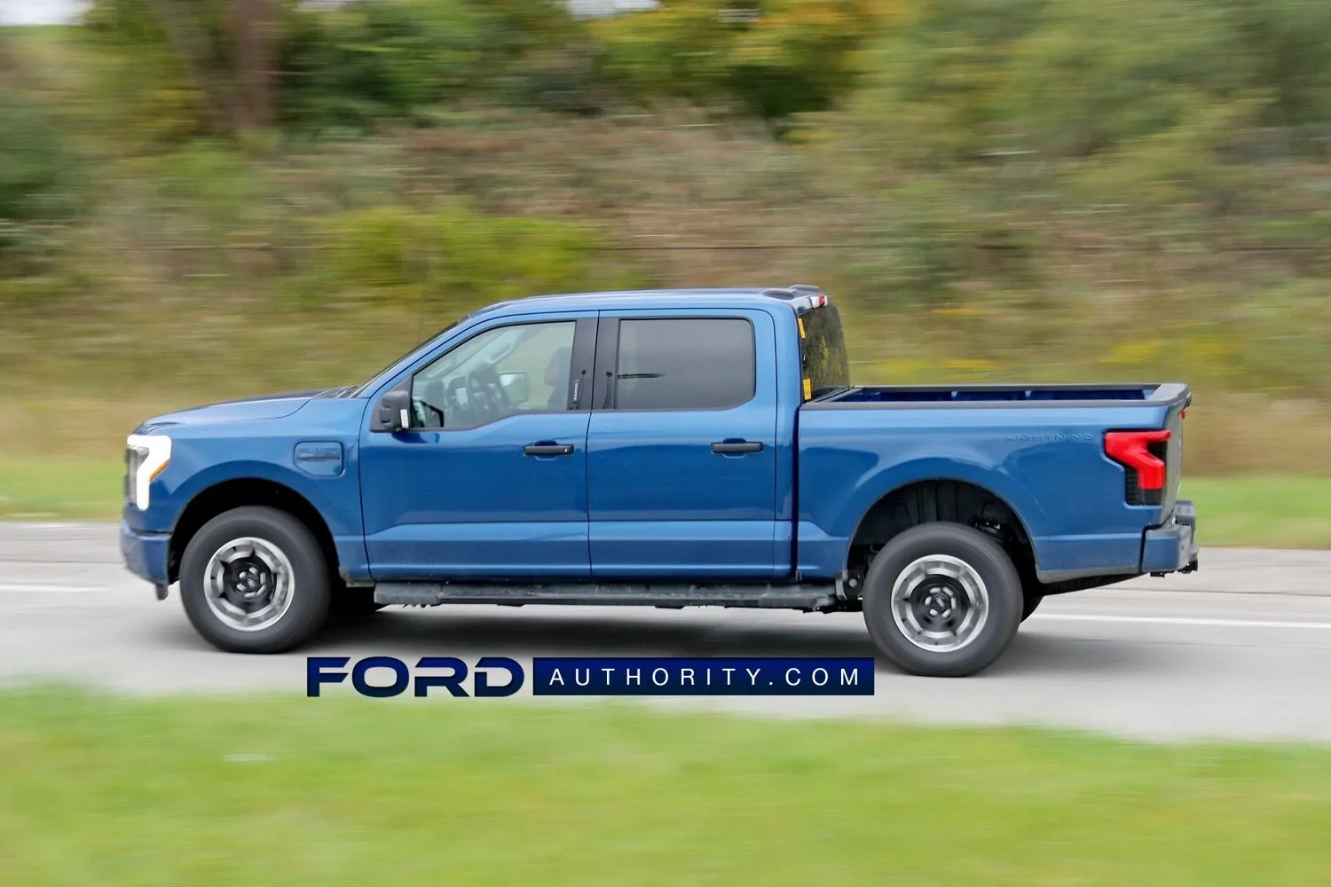 Ford F-150 Lightning ATLAS BLUE F-150 Lightning Photos & Club 2022-F-150-Lightning-XLT-in-Atlas-Blue-On-The-Road-Photos-November-2021-Exterior-007 (1)