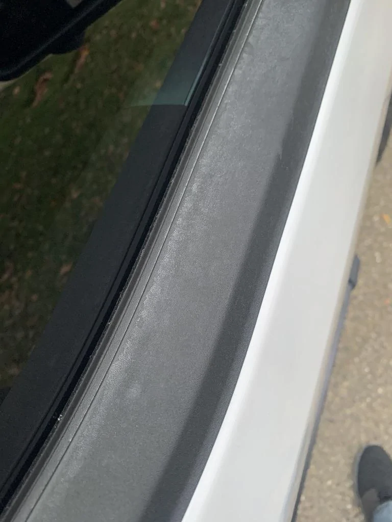 Ford F-150 Lightning Fade/Discoloration of lower black window trim 406C8F1B-B495-4FDD-8317-9BB3D6059EF4_1_105_c