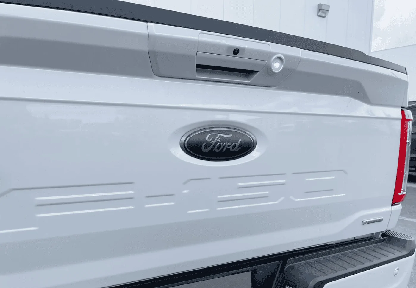 Ford F-150 Lightning Front and rear emblems to match Leadfoot color? Screen Shot 2021-12-29 at 2.13.21 PM