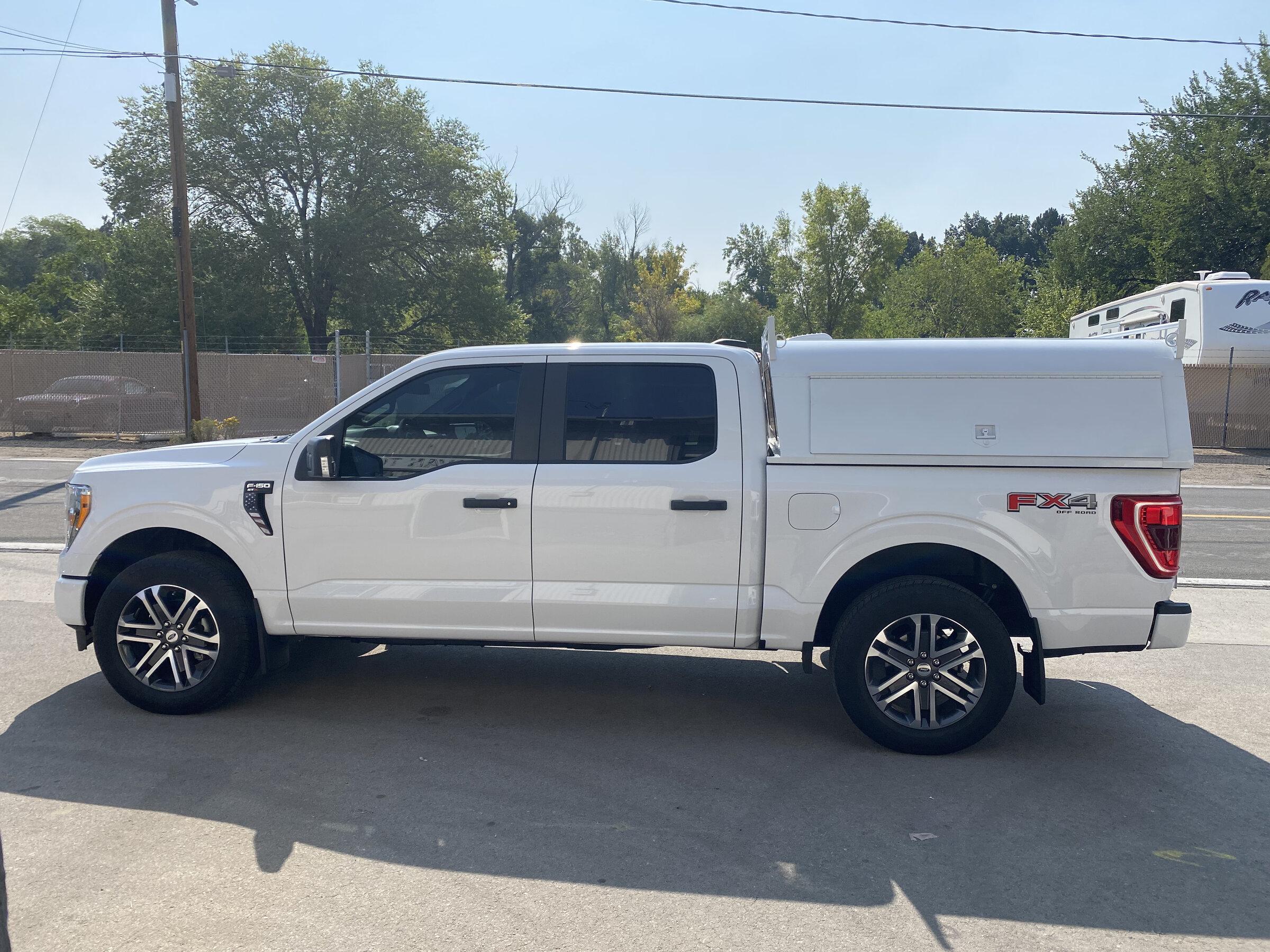Ford F-150 Lightning RSi SmartCap Camper Shell installed on 2021 F-150 B76C7532-1EF5-4469-A847-4F3ECEC9FE4E