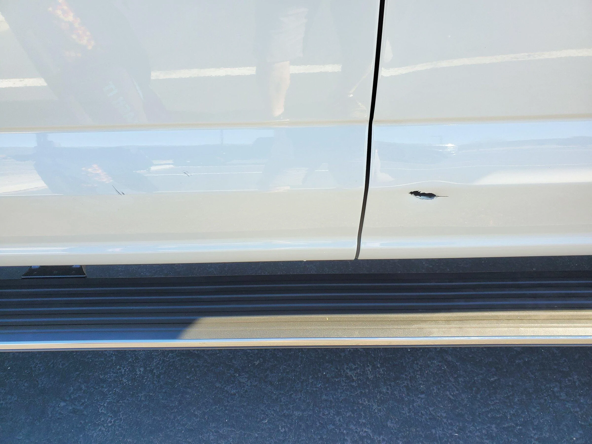 Ford F-150 Lightning Aluminum body damage 20220109_105547