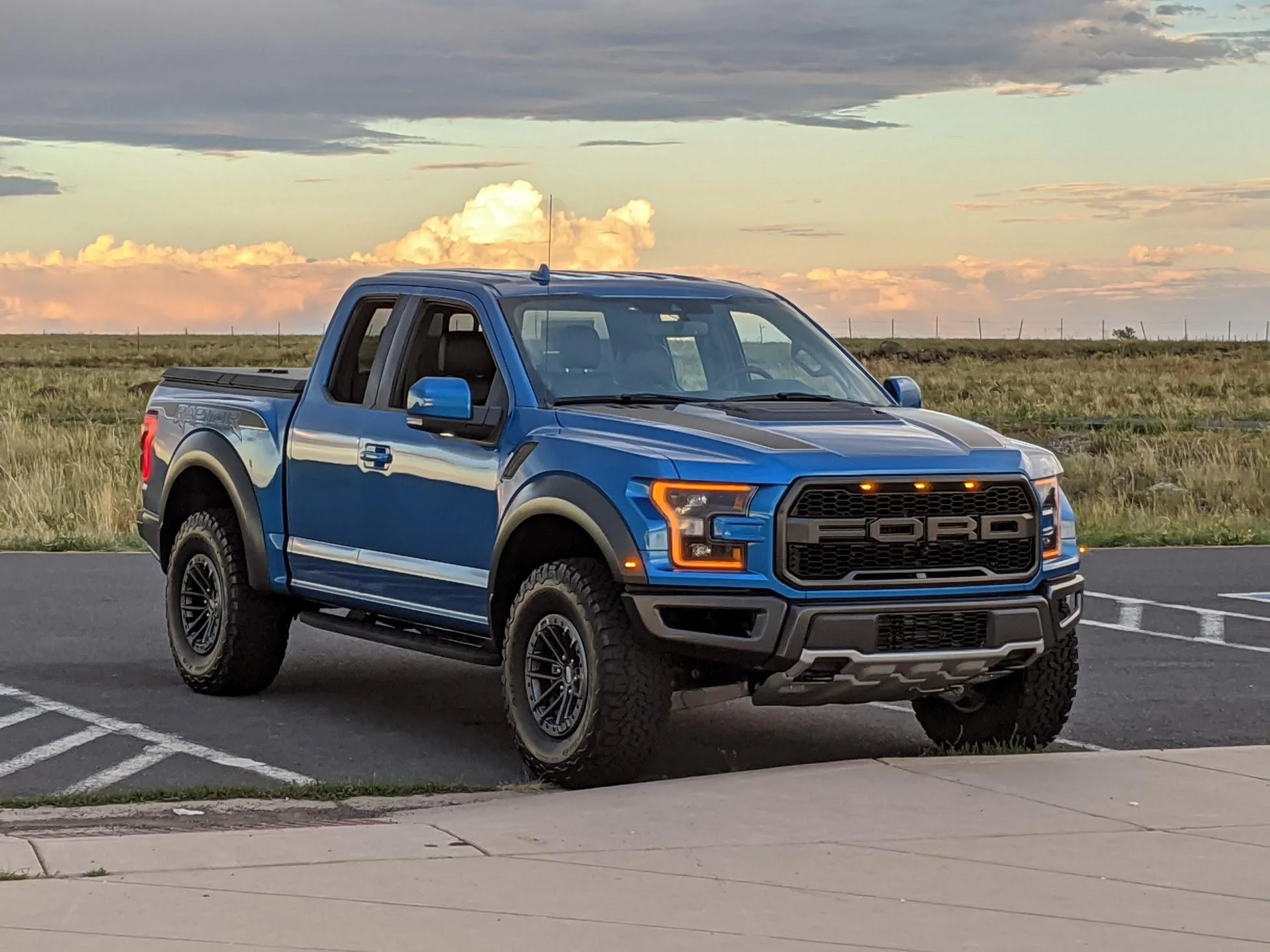 Ford F-150 Lightning CEO Farley shares Wave 1 Lightning orders top states & trims. Wave 2 invites on Jan 20 DF93EA55-A701-4499-9D6E-66AEE100DF02