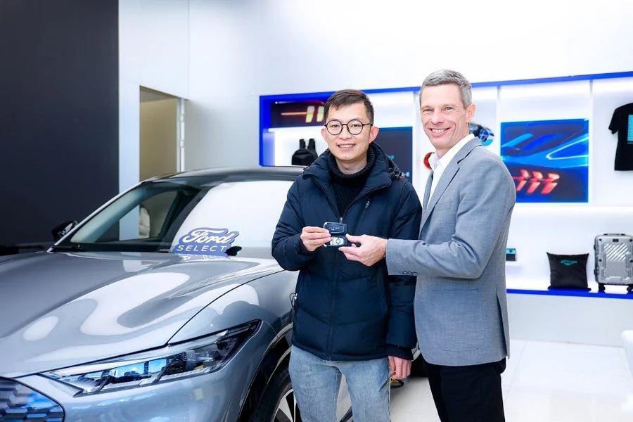 Ford F-150 Lightning ICED BLUE SILVER F-150 Lightning Photos & Club f2d1c0f8-0ab0-41e2-8800-0599dfbd20c3-jpeg