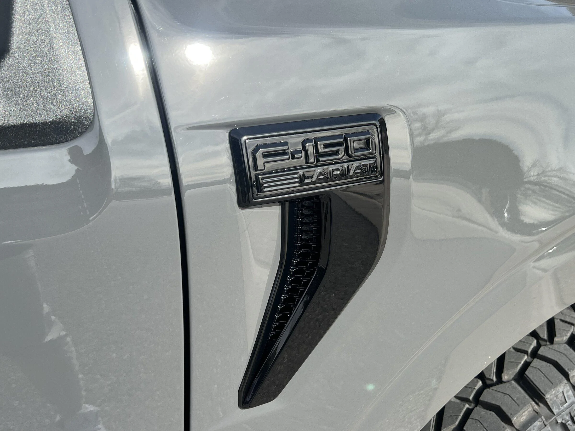 Ford F-150 Lightning Color Matched Headlights & Taillights + Blacked Out Grill & Vents on Lariat 1E6E7CEC-4E8D-4988-88F8-E77E5BF7DF9D