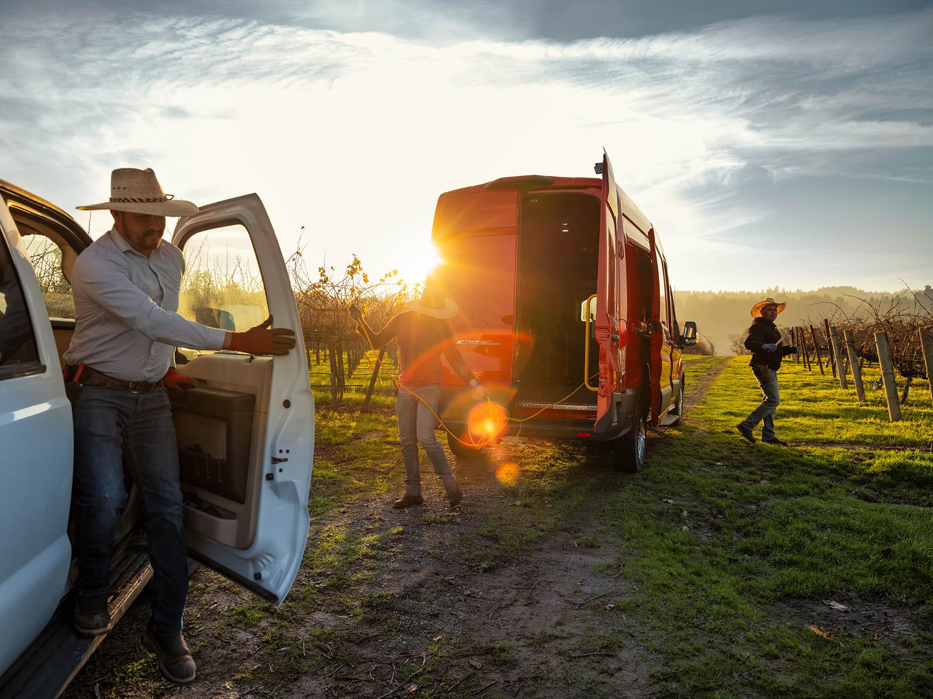 Ford F-150 Lightning F-150 Lightning Pro and E-Transit start in pilot program for sustainable farming 22_FRD_TRN_56683_BEV