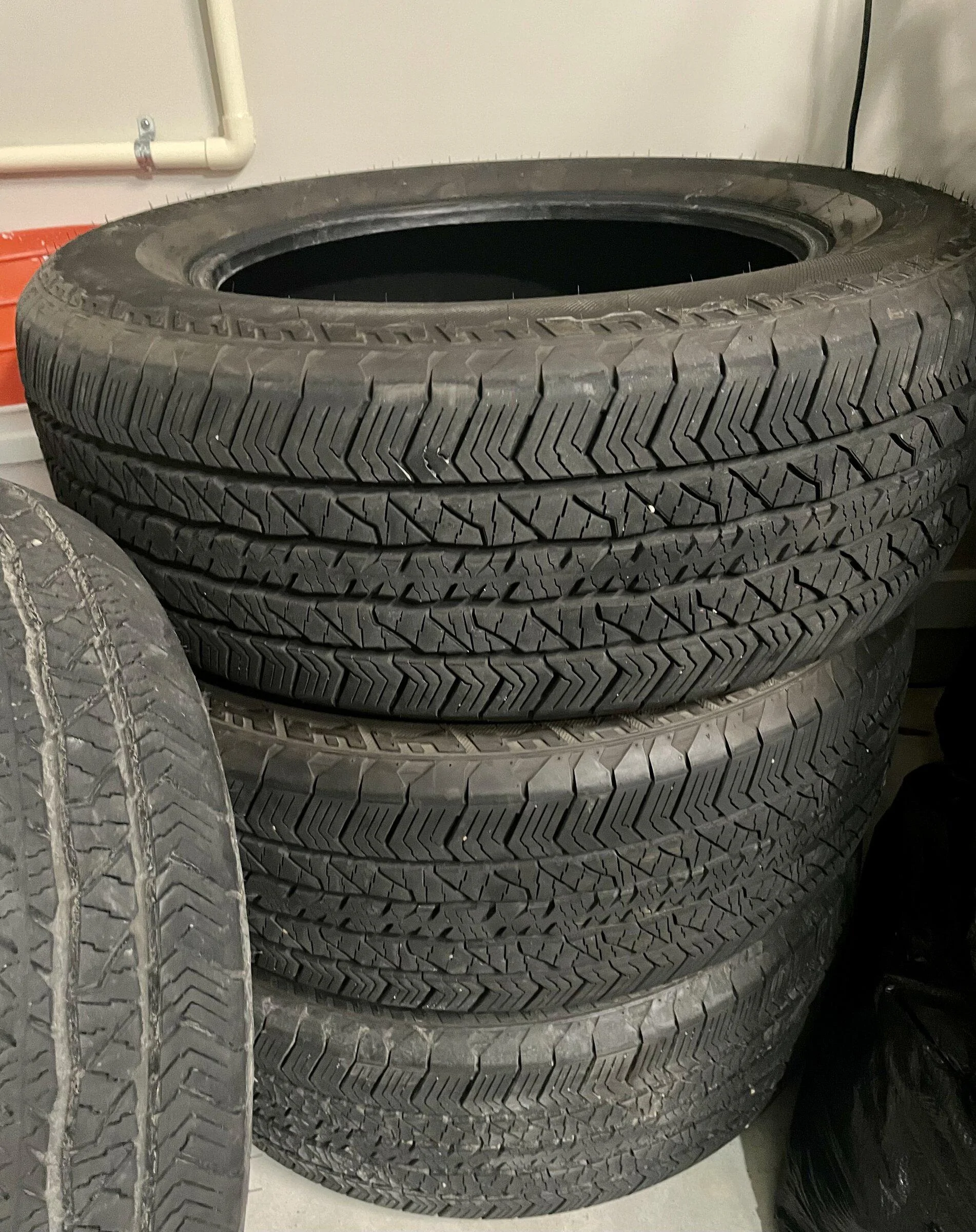 Ford F-150 Lightning Hankook Dynapro AT2 275/60/20 CF412301-B021-4970-8D53-7EE898AC762E