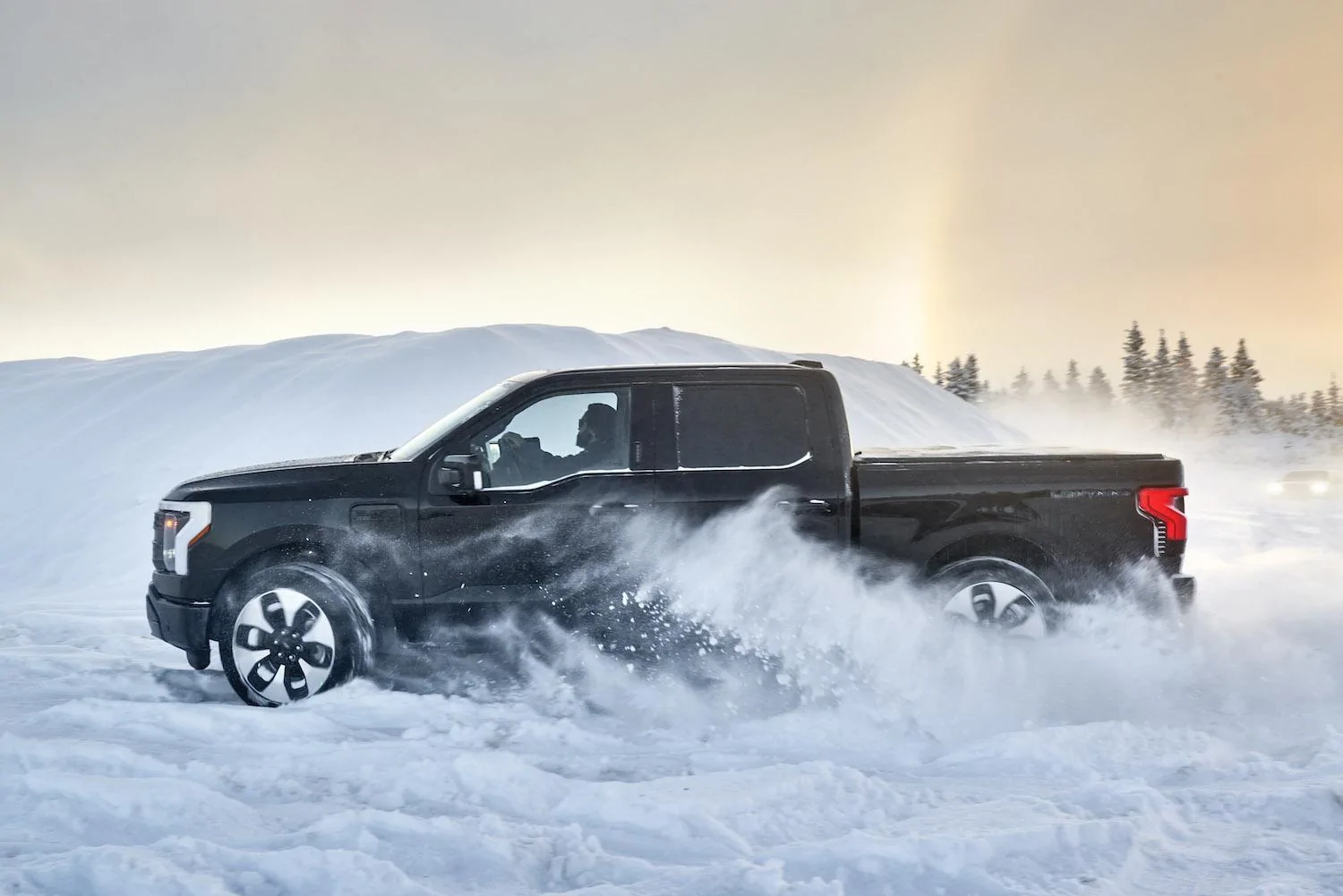 Ford F-150 Lightning Watch the F-150 Lightning Extreme Cold Weather Testing in Alaska 2022 Ford F-150 Lightning_Alaska BFT testing_05