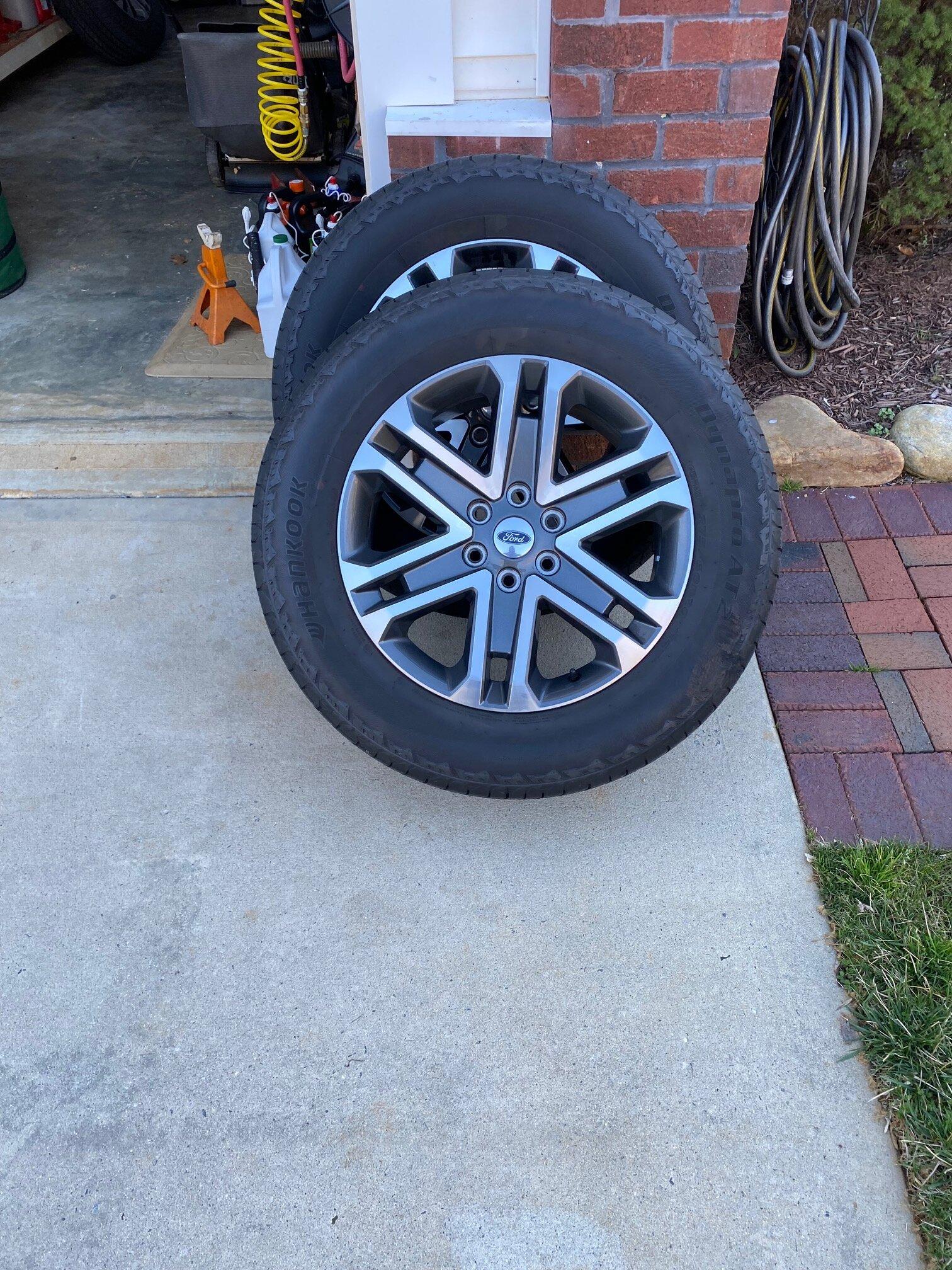 Ford F-150 Lightning 2021 20" Sport Wheels IMG_5642